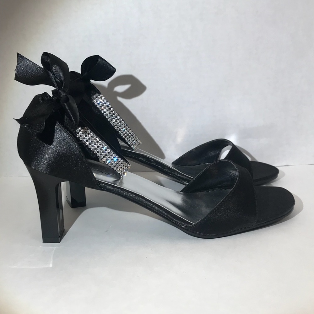 FABULISCIOUS Romance Black Satin 3 1/4” heel ❤️🔥